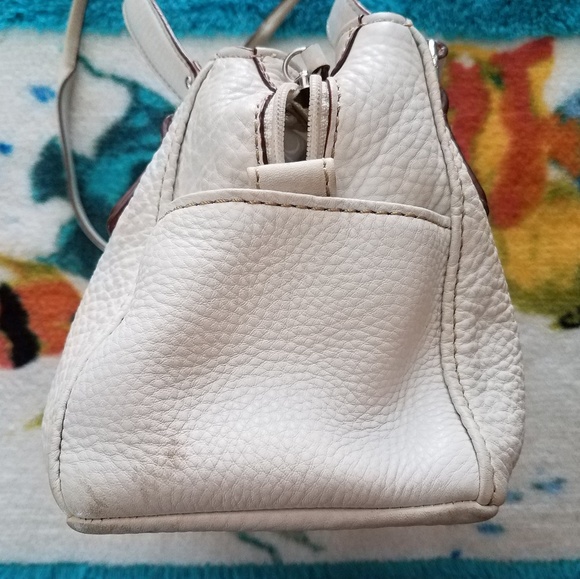 Fossil Pebbled Leather Bone White Bag - Picture 4 of 7